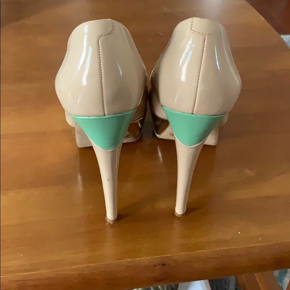 Jessica Simpson heels - Picture 3 of 4